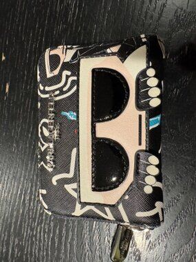 🖤 Karl Lagerfeld Paris Accordion Wallet – Chic & Functional 🖤